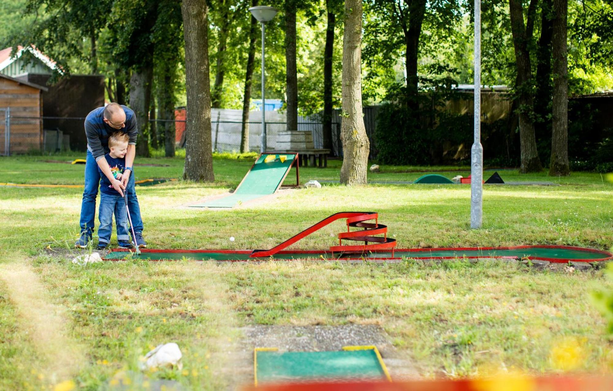 Recreatiepark De Tien Heugten Schoonloo Exterior photo