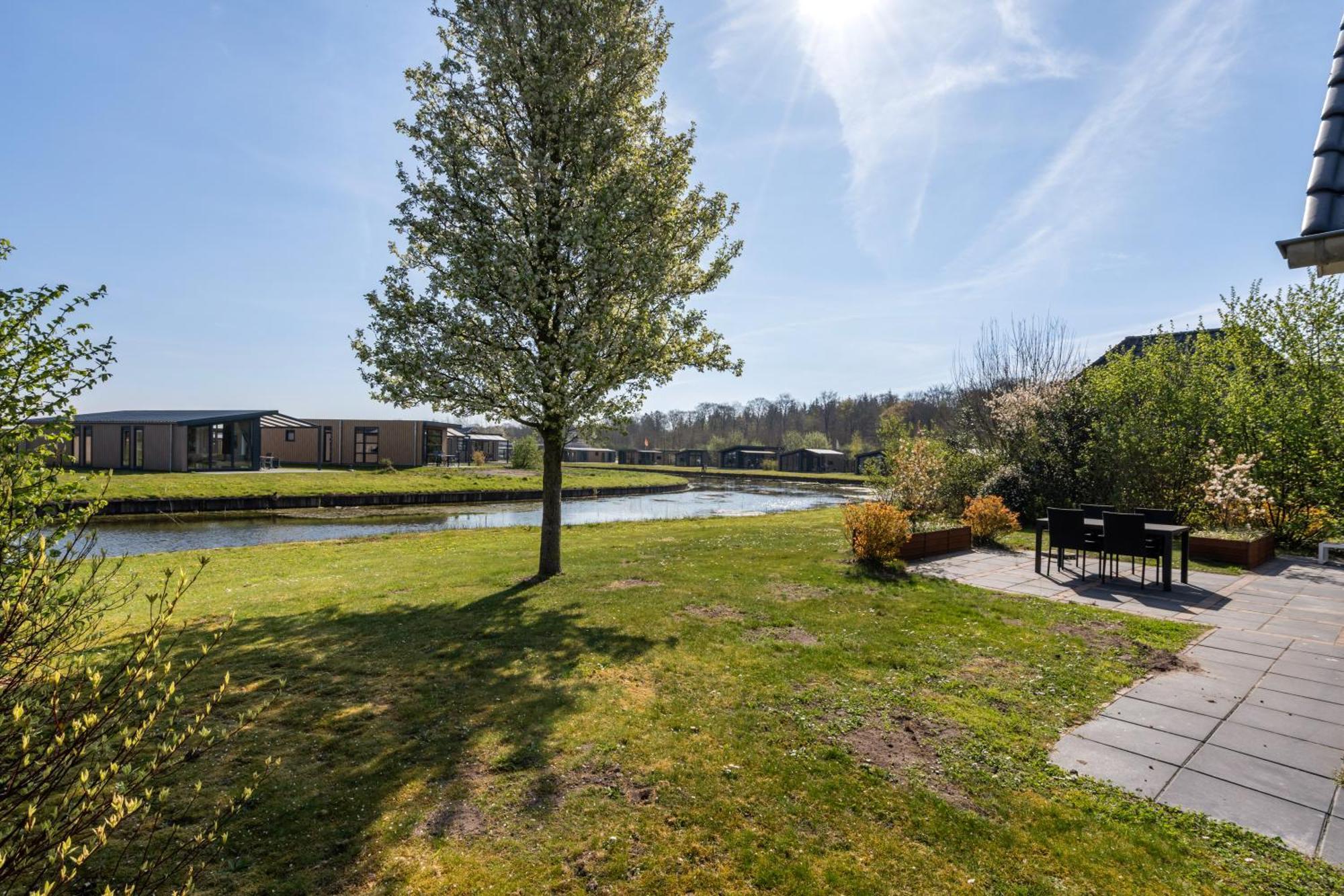 Recreatiepark De Tien Heugten Schoonloo Exterior photo
